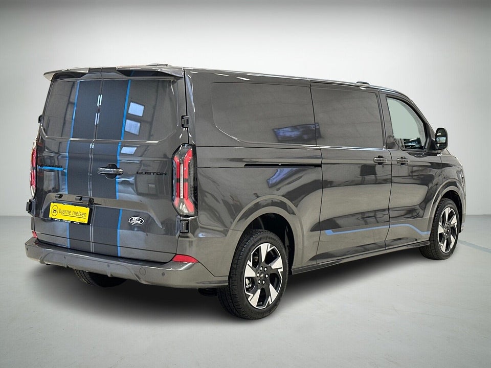 Ford E-Transit Custom 320L 64 Sport