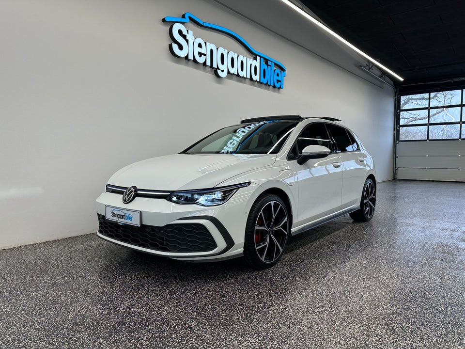 VW Golf VIII 1,4 GTE DSG 5d