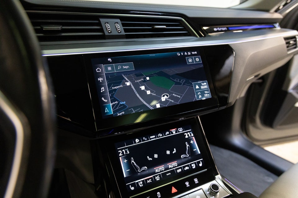 Audi Q8 e-tron 55 Advanced quattro 5d