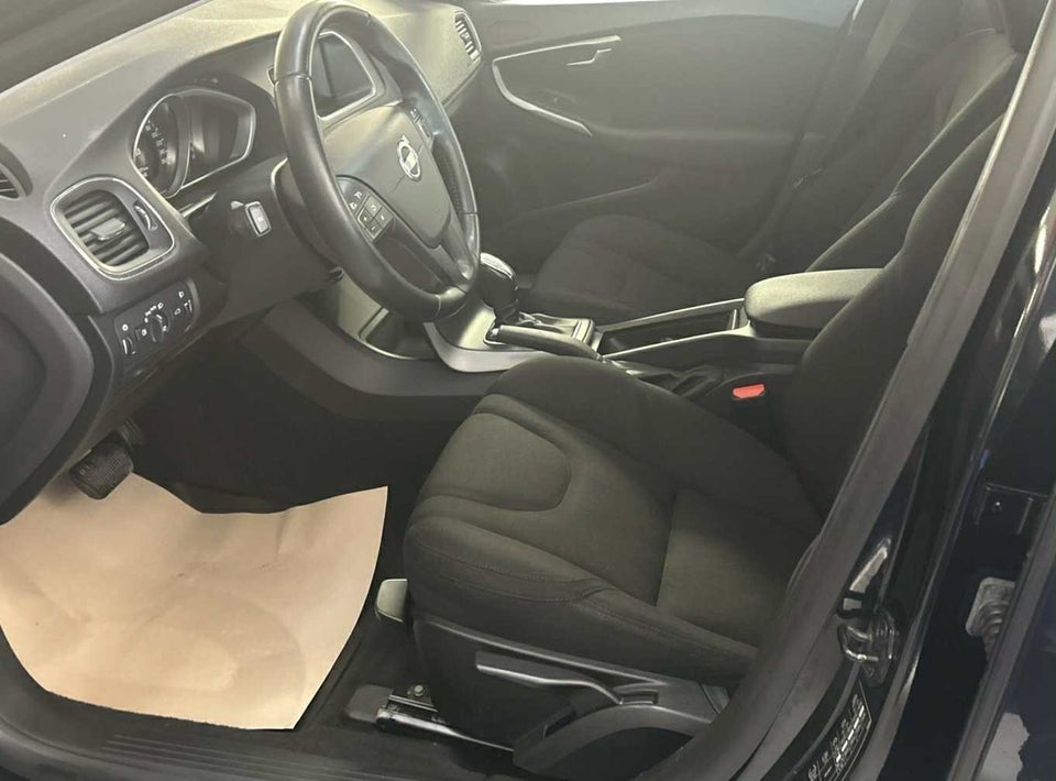 Volvo V40 1,6 D2 115 Kinetic aut. 5d