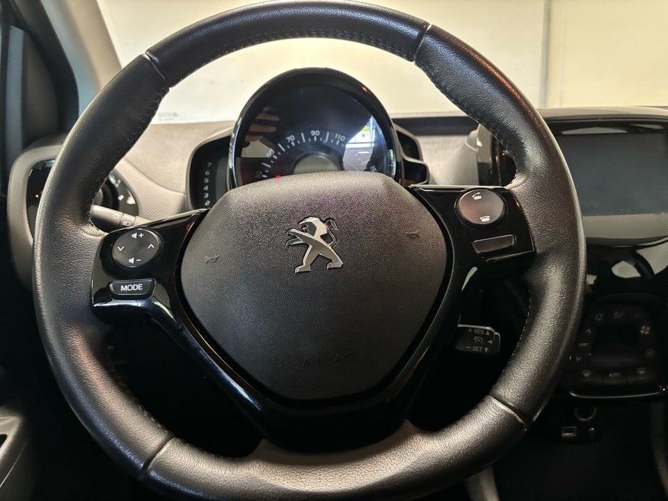 Peugeot 108 1,0 e-VTi 72 Selection Tech 5d
