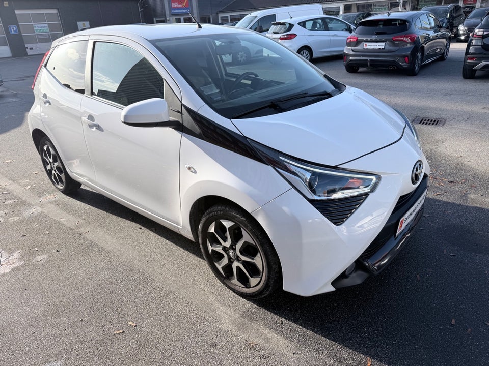 Toyota Aygo 1,0 VVT-i x-press 5d