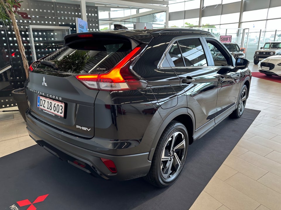 Mitsubishi Eclipse Cross 2,4 PHEV Black Edition CVT 4WD 5d