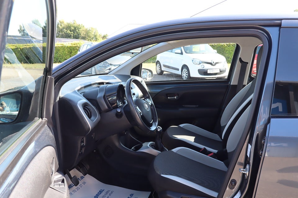 Toyota Aygo 1,0 VVT-i x-clusiv 5d