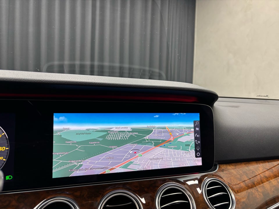 Mercedes E300 de 2,0 Advantage stc. aut. 5d