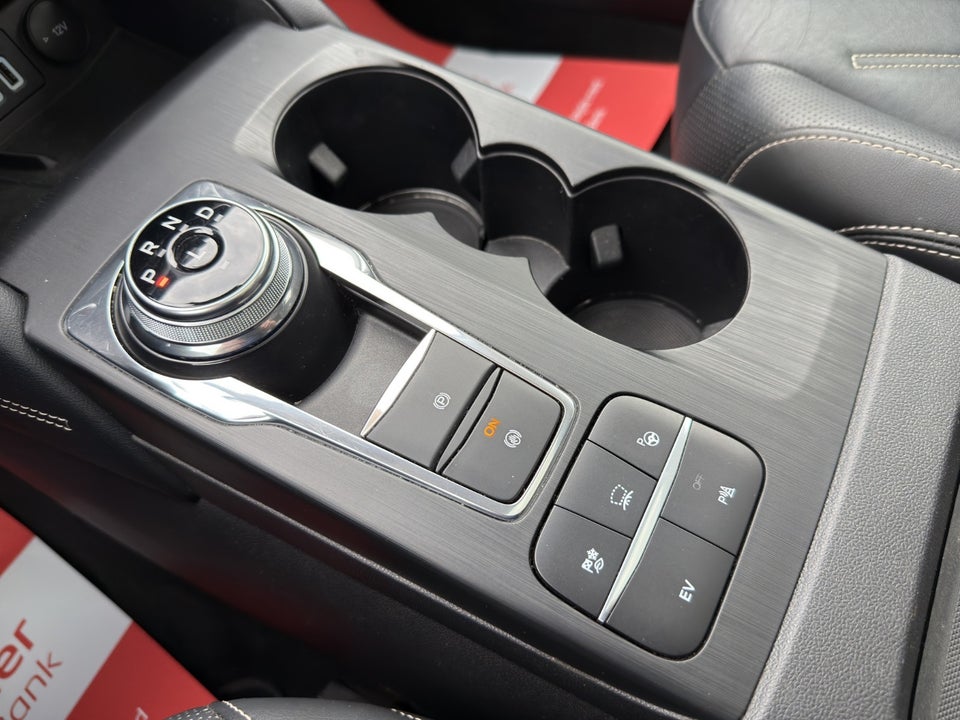 Ford Kuga 2,5 PHEV Vignale CVT 5d