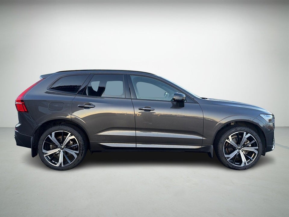 Volvo XC60 2,0 T8 ReCharge Plus Dark aut. AWD 5d