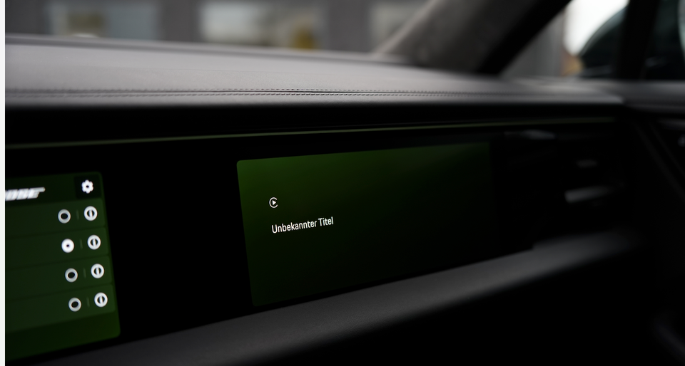 Porsche Macan Turbo 5d