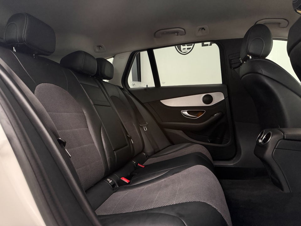 Mercedes C220 d 2,2 Avantgarde stc. aut. 5d