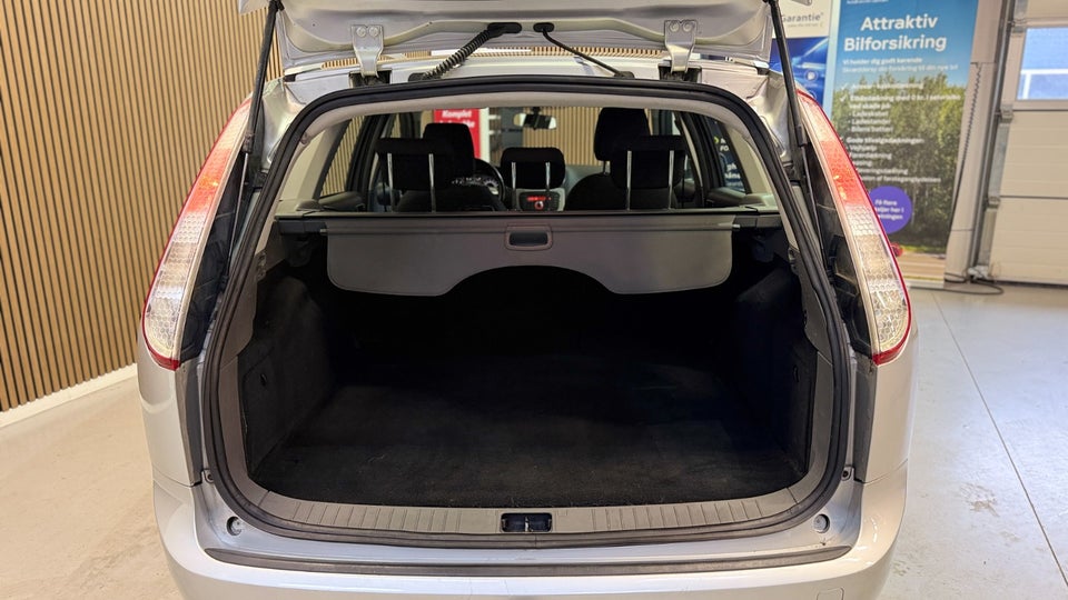 Ford Focus 1,6 Titanium stc. 5d