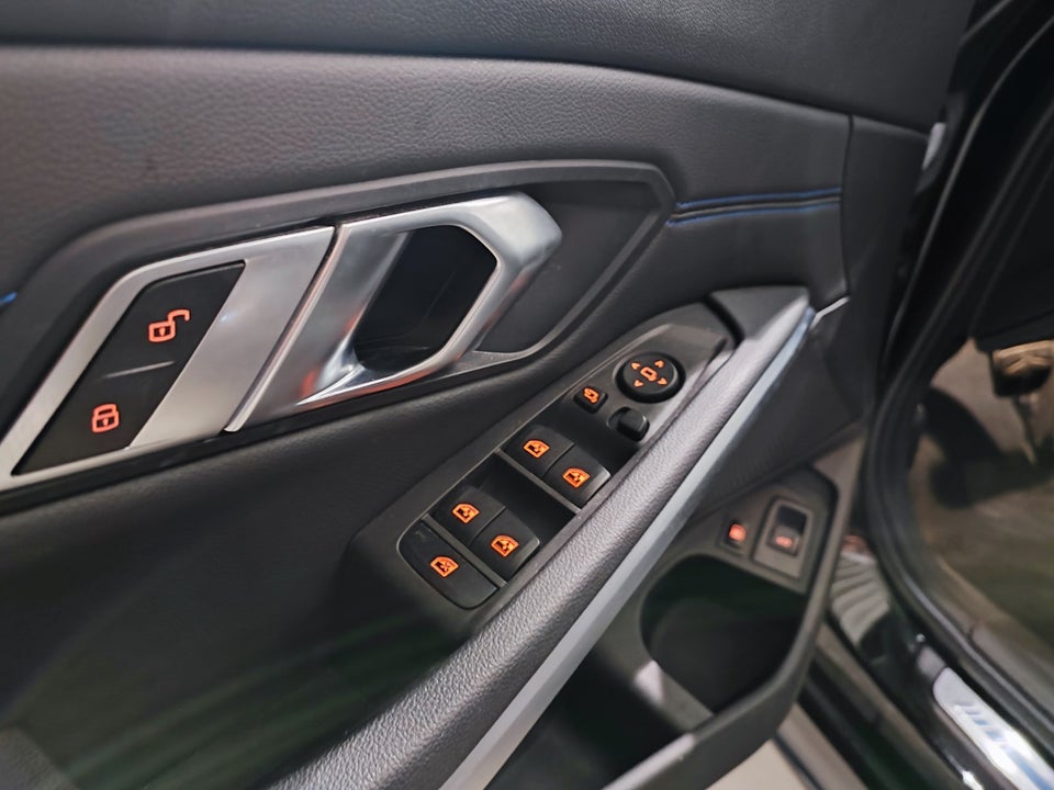 BMW 330e 2,0 Touring M-Sport aut. 5d