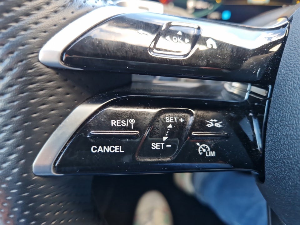 Mercedes E300 de 2,0 AMG Line stc. aut. 5d