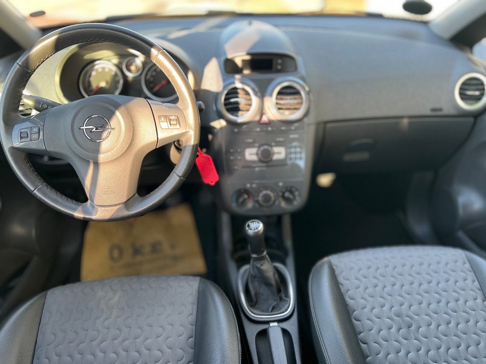 Opel Corsa 1,4 16V Cosmo 5d