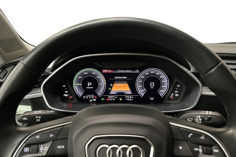Audi Q3 45 TFSi e Attitude plus S-tr. 5d