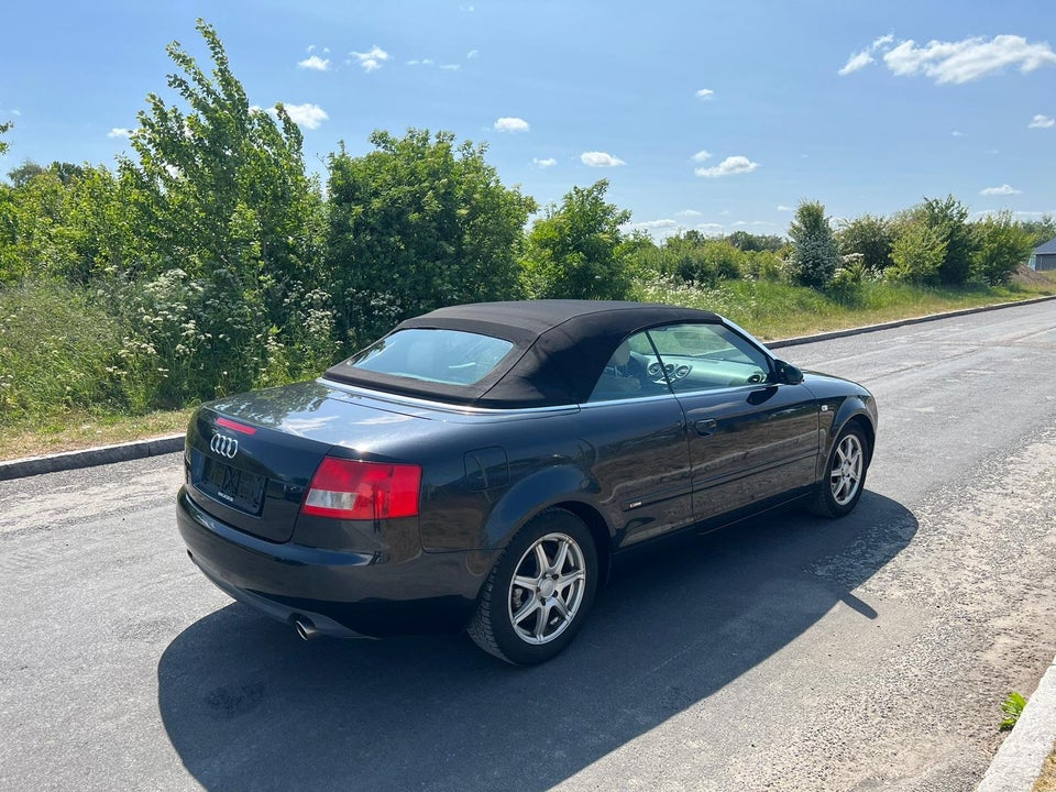 Audi A4 2,4 V6 Cabriolet Multitr. 2d