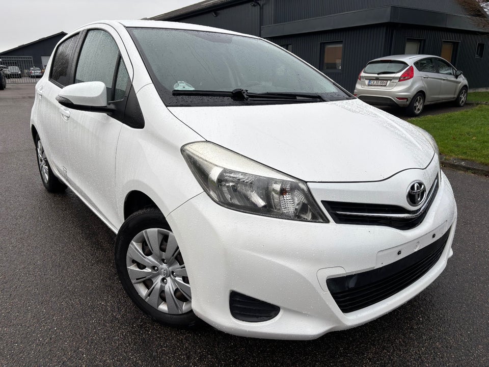 Toyota Yaris 1,0 VVT-i T2 Touch Van 5d