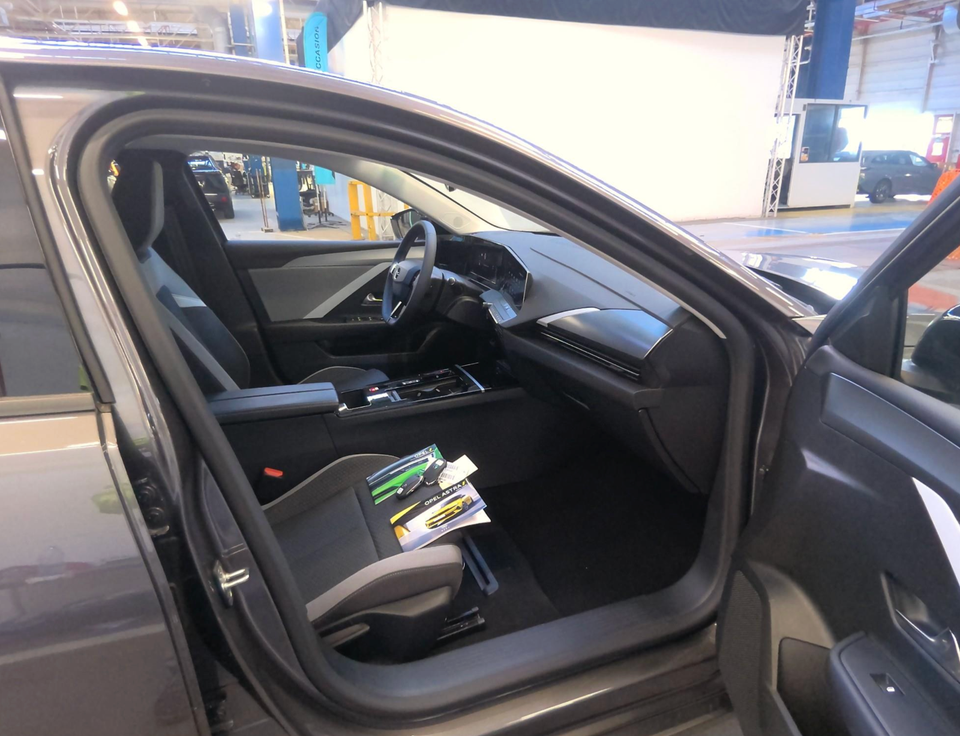 Opel Astra-e 54 GS Sports Tourer 5d
