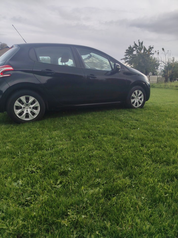 Peugeot 208 1,0 VTi Active 5d