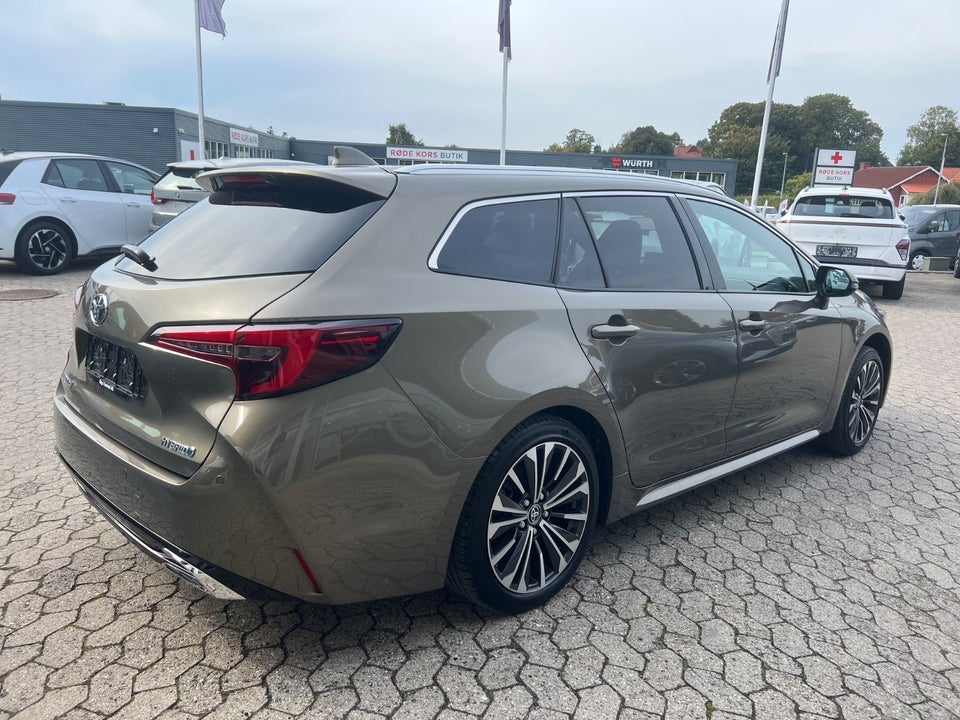 Toyota Corolla 1,8 Hybrid Style Touring Sports e-CVT 5d
