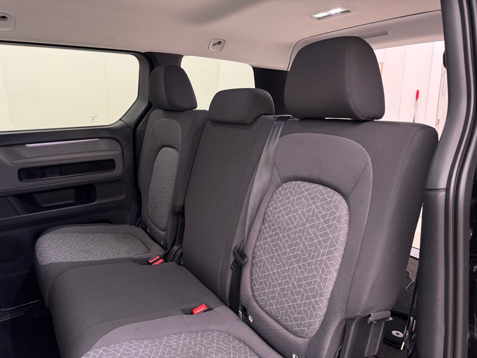 VW ID.Buzz 77 Pro SWB 5d