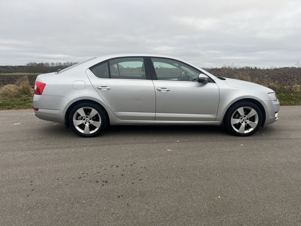 Skoda Octavia 1,2 TSi 105 Elegance DSG 5d