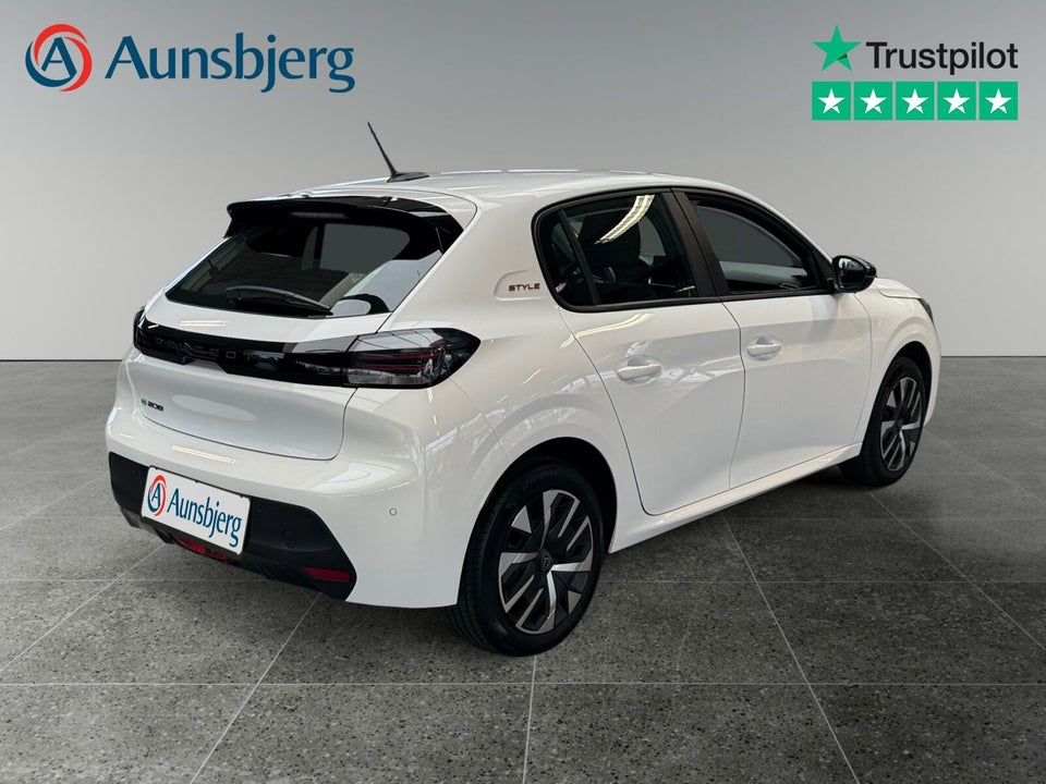 Peugeot e-208 50 Style 5d