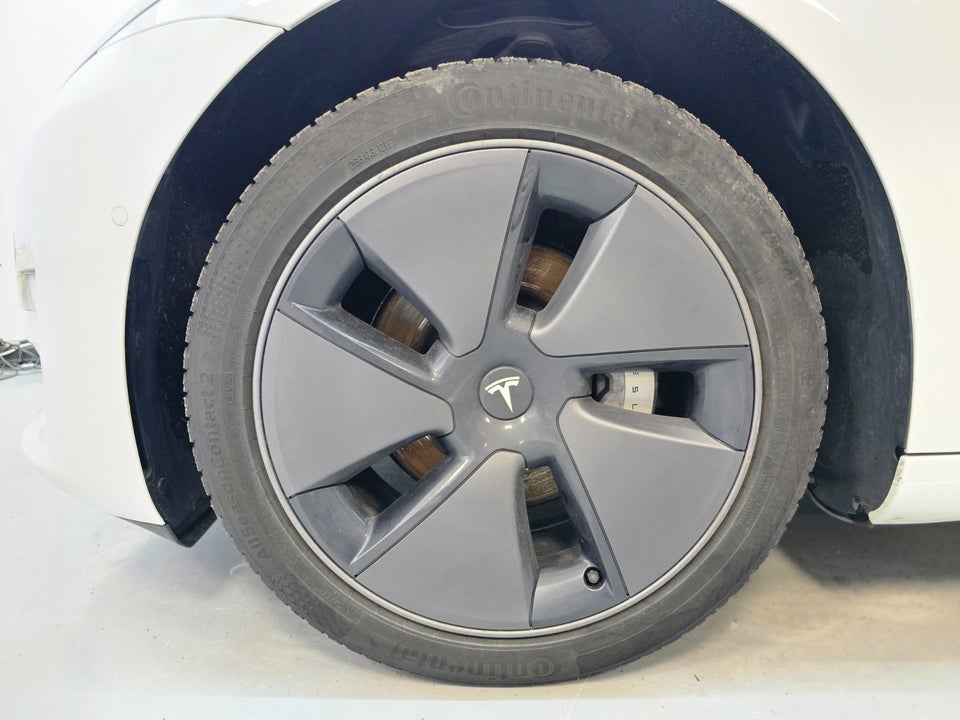 Tesla Model 3 Long Range AWD 4d