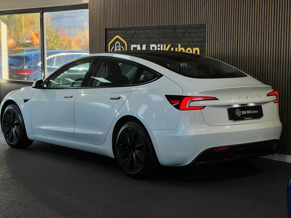 Tesla Model 3 RWD 4d