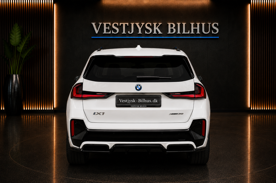 BMW iX1 xDrive30 Fully Charged M-Sport 5d