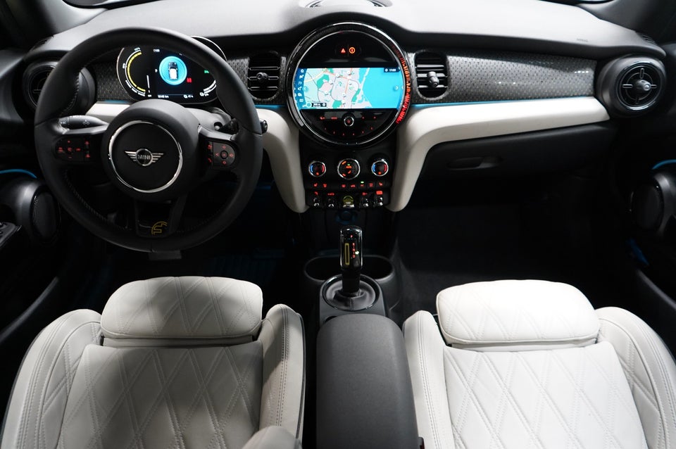 MINI Cooper SE Electric Trim 3d