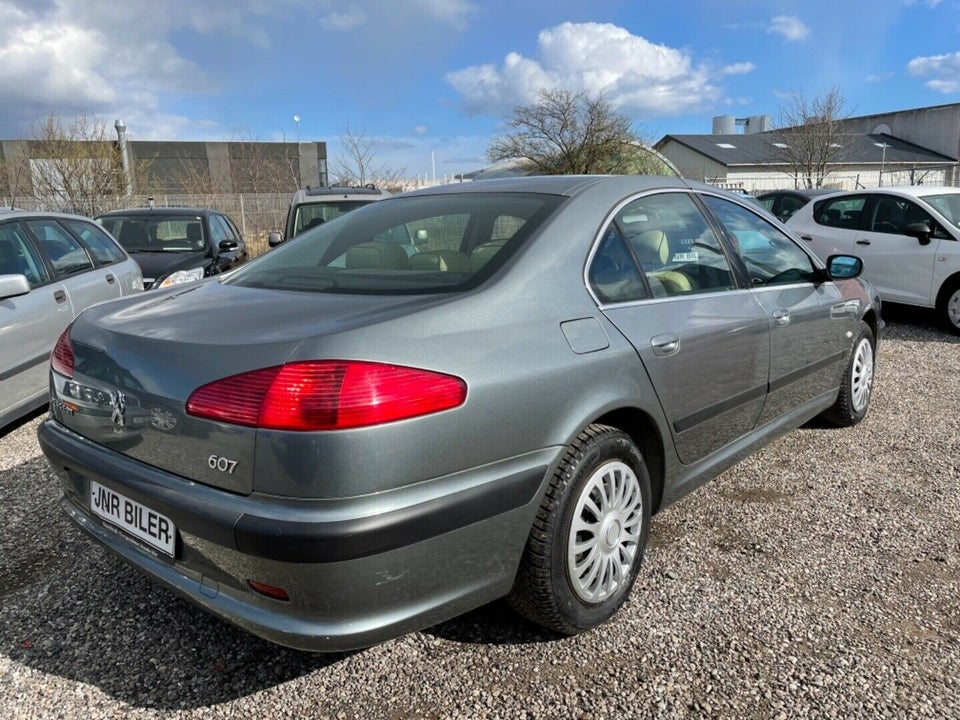 Peugeot 607 2,2 Titane 4d