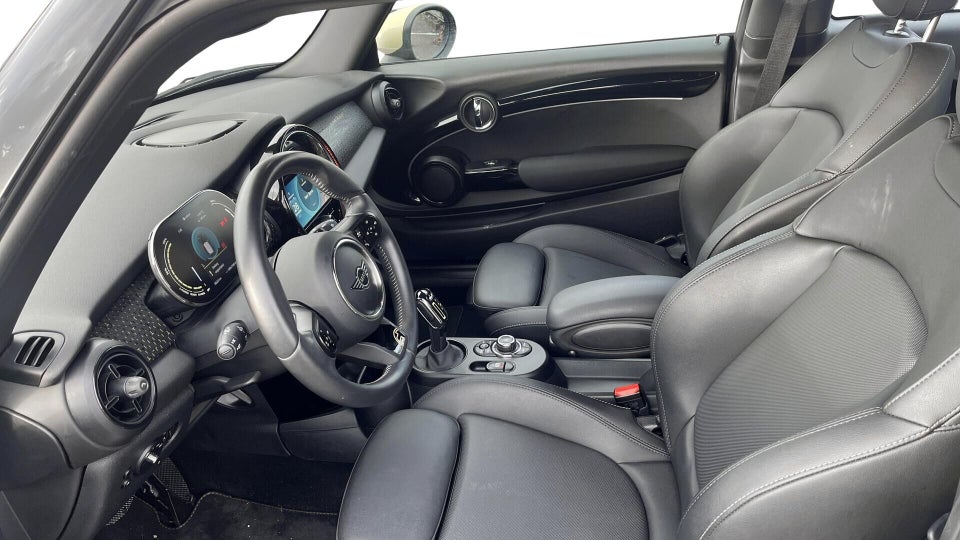 MINI Cooper SE Classic Trim 3d