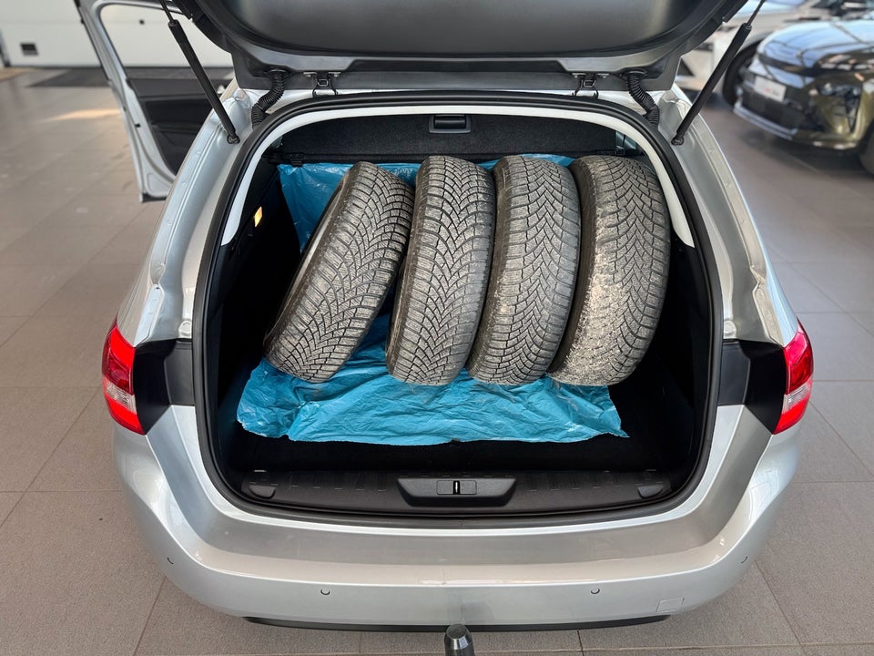 Peugeot 308 1,6 BlueHDi 120 Style SW 5d