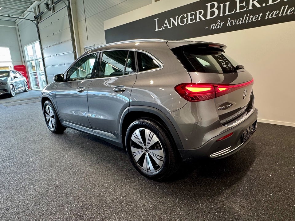 Mercedes EQA300 Progressive 4Matic 5d