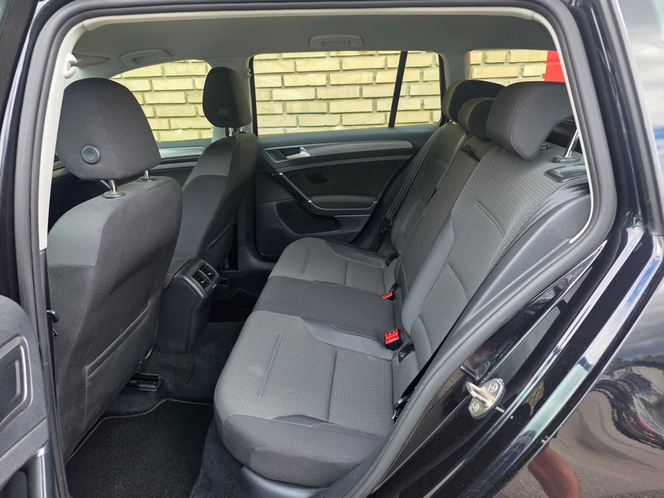 VW Golf VII 1,5 TSi 130 Comfortline Variant 5d