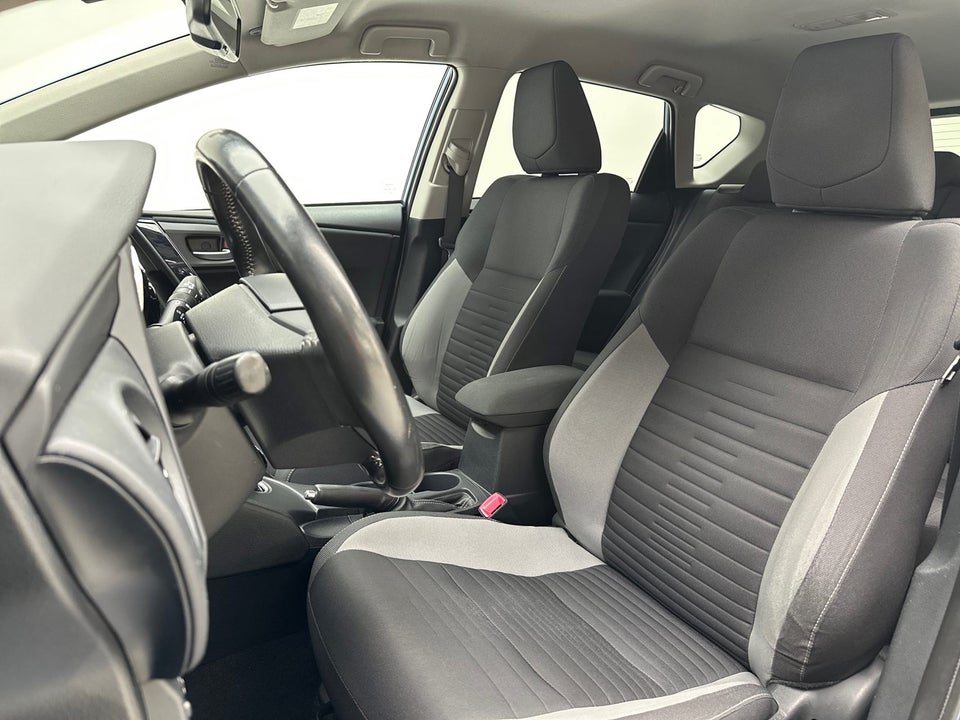 Toyota Auris 1,8 Hybrid H2 Comfort CVT 5d