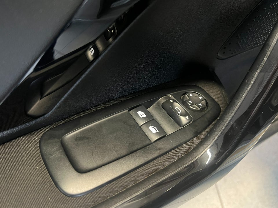 Peugeot 208 1,4 e-HDi 68 Active ESG 5d