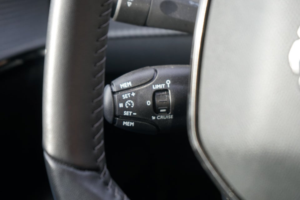 Peugeot 208 1,5 BlueHDi 100 Active Van 5d