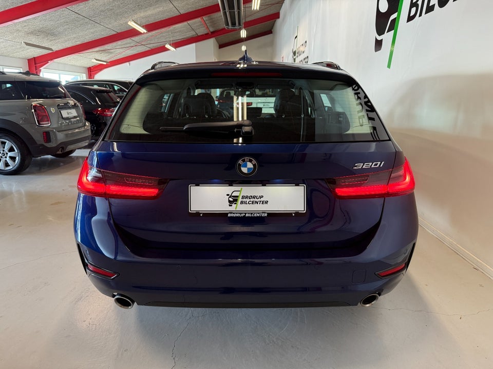 BMW 320i 2,0 Touring Sport Line aut. 5d