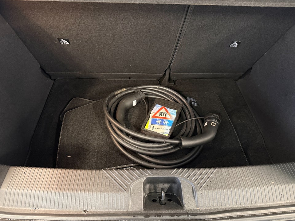 Renault 5 E-Tech 52 Iconic 5d