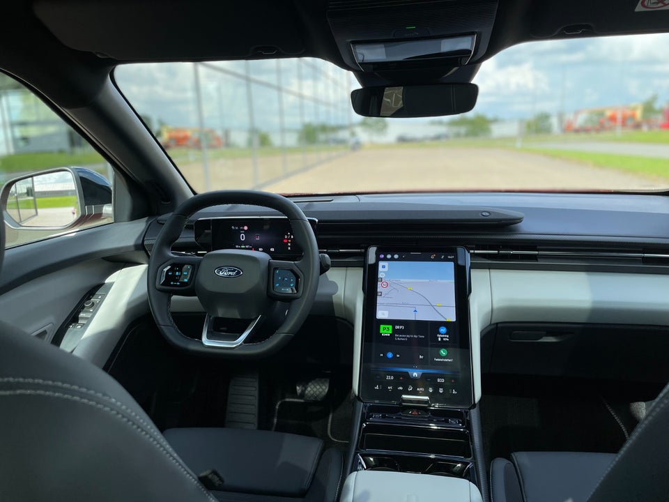 Ford Explorer 84 Premium Extended Range AWD 5d