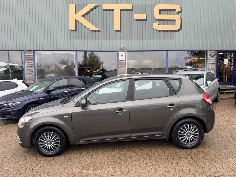 Kia Ceed 1,6 CRDi 90 Active 5d