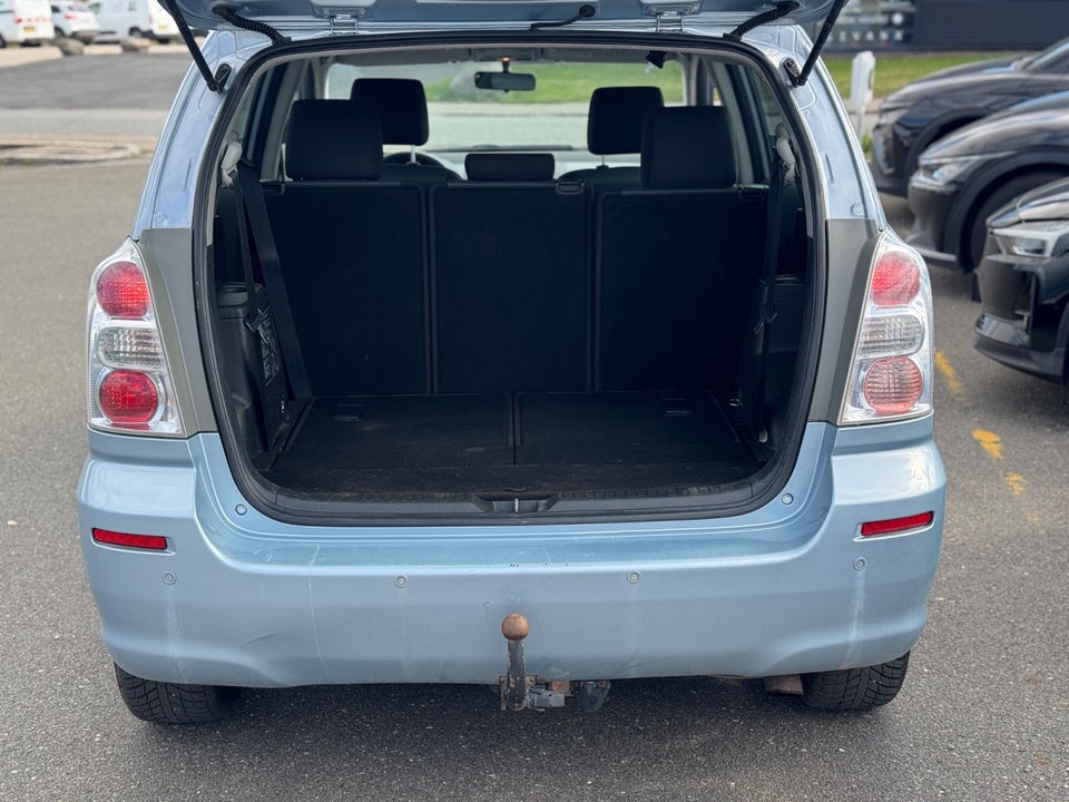 Toyota Corolla Verso 2,2 D-4D 136 Sol 7prs 5d