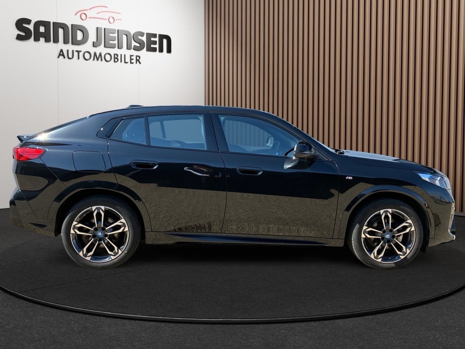 BMW iX2 eDrive20 M-Sport Premium 5d