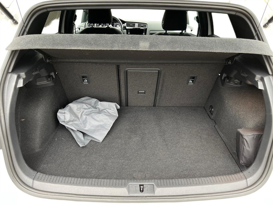 VW Golf VIII 1,4 GTE DSG 5d