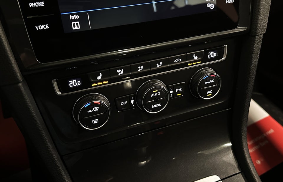 VW Golf VII 1,5 TSi 130 Comfortline Variant DSG 5d