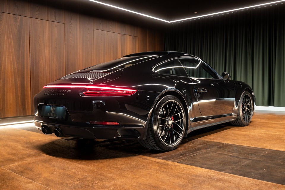 Porsche 911 Carrera 4 GTS 3,0 Coupé PDK 2d