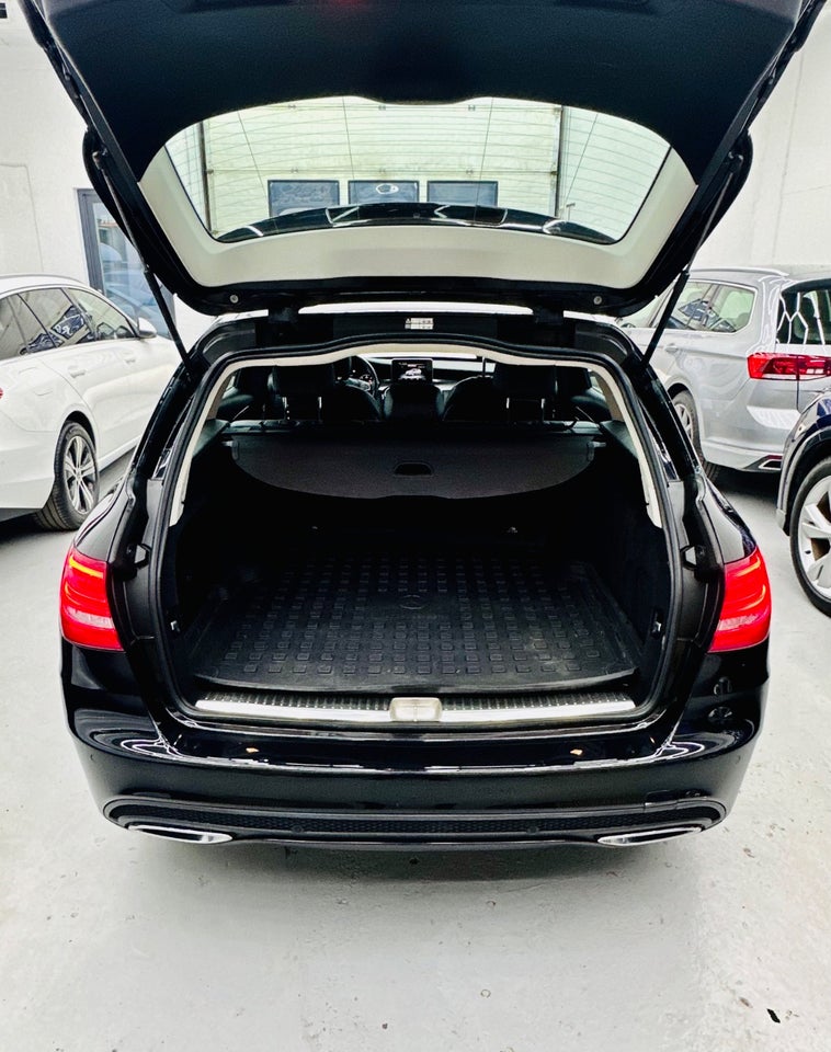 Mercedes C220 d 2,2 AMG Line stc. aut. 5d