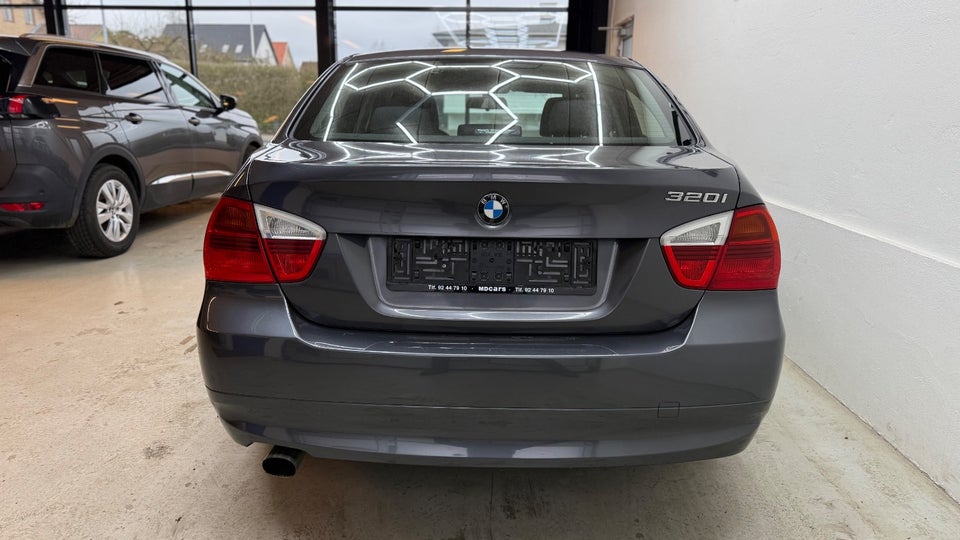 BMW 320i 2,0  4d