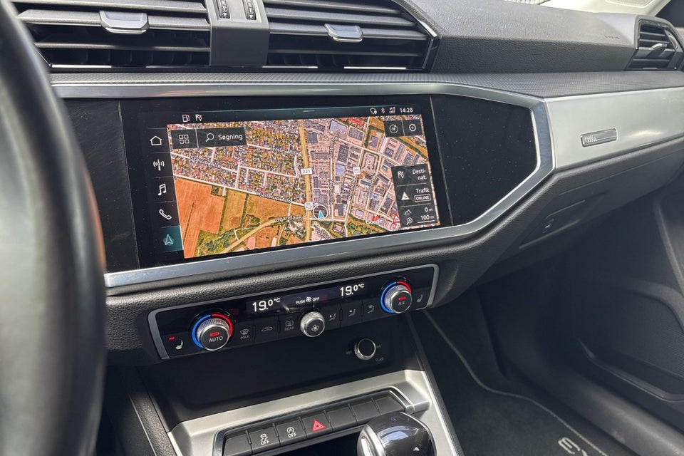 Audi Q3 35 TFSi Advanced Prestige S-tr. 5d